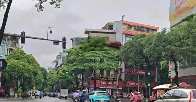 Bán nhà mặt phố Lê Thanh Nghị, DT 125m2 x 3 tầng, mặt tiền 6.5m, lô góc, giá 51 tỷ.