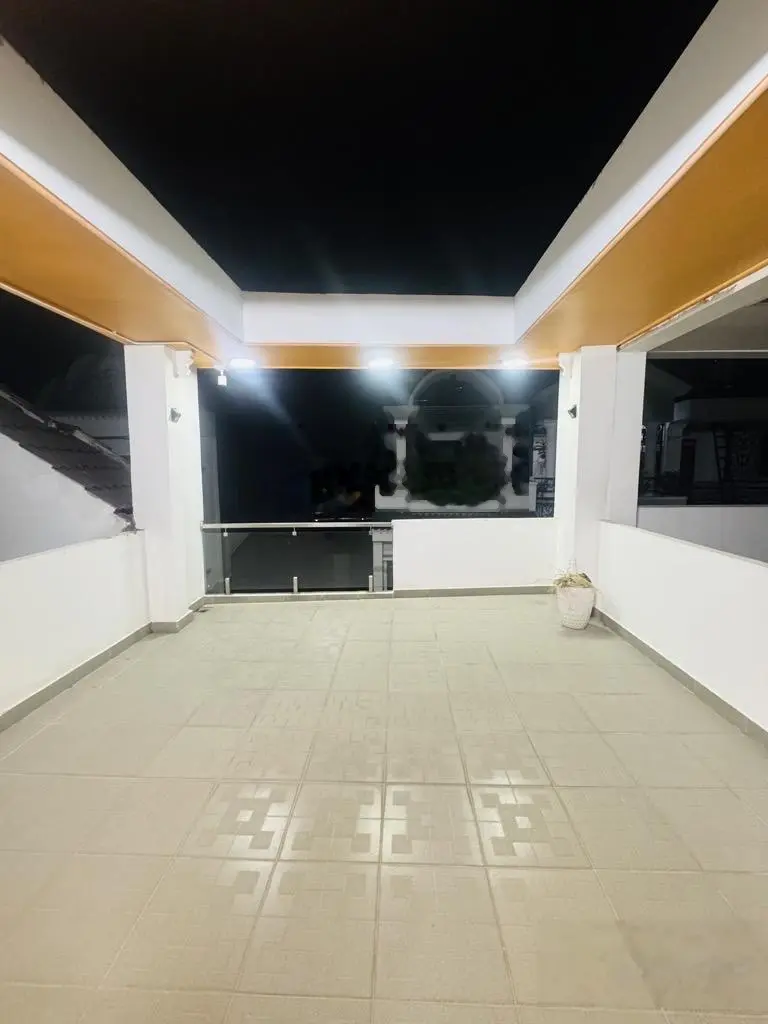 Bán nhà 3 tầng , hẻm xe hơi đường liên khu 4-5, bình tân , gần chợ bình thành , gần nguyễn thị tú