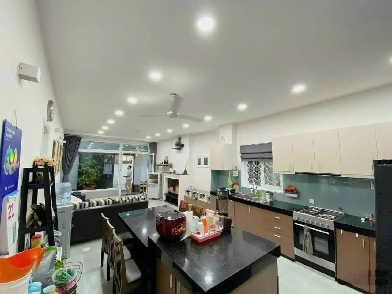 Lô góc 2 MT hxh cạnh khu đô thị Phú Mỹ Hưng - ngang lớn 6m 108m2 - thiết kế hiện đại 4T - shr