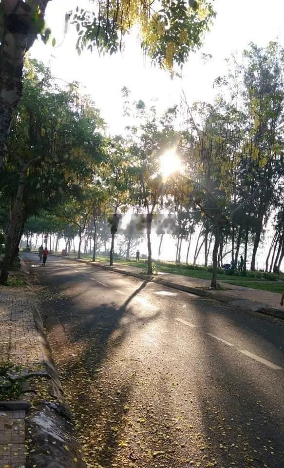 Bán đất mặt tiền quốc lộ 13 - 280m2 - gần vạn phúc city - ô tô ra vào thuận tiện - chỉ 20 tỷ