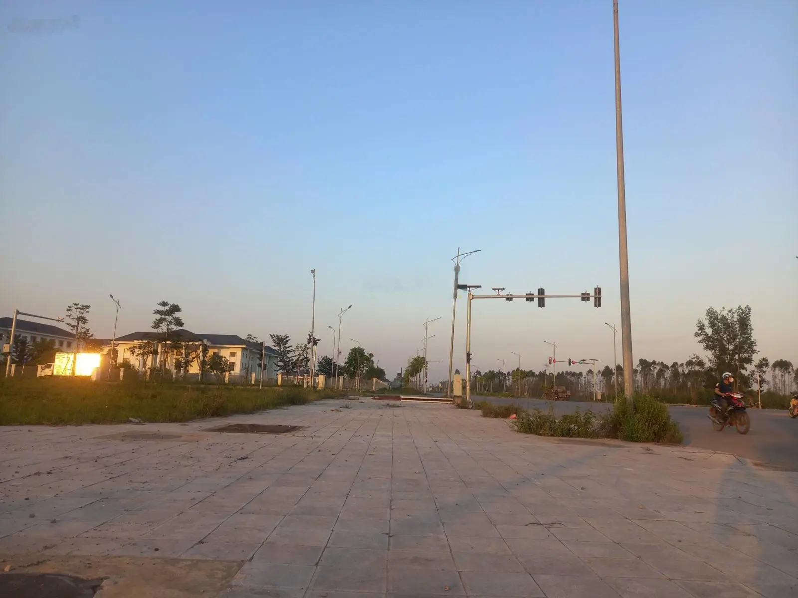 Bán lô đất làn 2 đường Trường Chinh thành phố Bắc Giang - full sổ, 75m2 kinh doanh tốt, đầu tư tốt