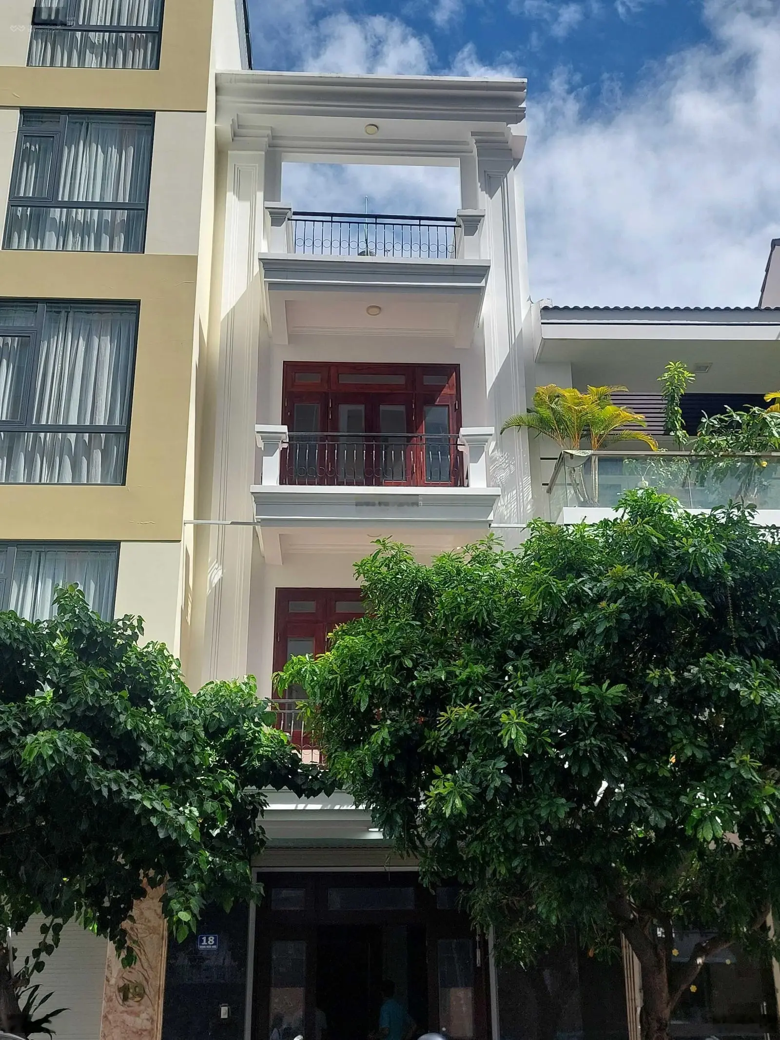 Bán nhà 4 tầng đường Trịnh Hoài Đức - P. Vĩnh Hoà - TP. Nha Trang
