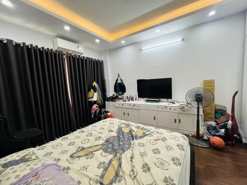 300 triệu/m2 Mặt phố Đống Đa. Vỉa hè oto tránh kinh doanh đỉnh. 88m2 mt đẹp sẵn nhà 5 tầng.