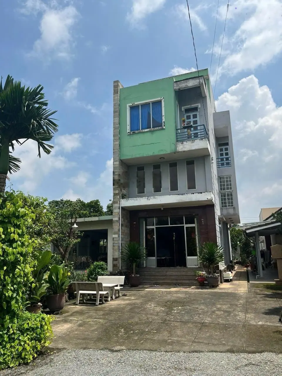 CHỦ THIỆN CHÍ BÁN HẠ 4tỷ CÒN 10TỶ Chủ mong muốn bán nhà vườn P Tân Vạn. Diện tích sổ 1032m2 .