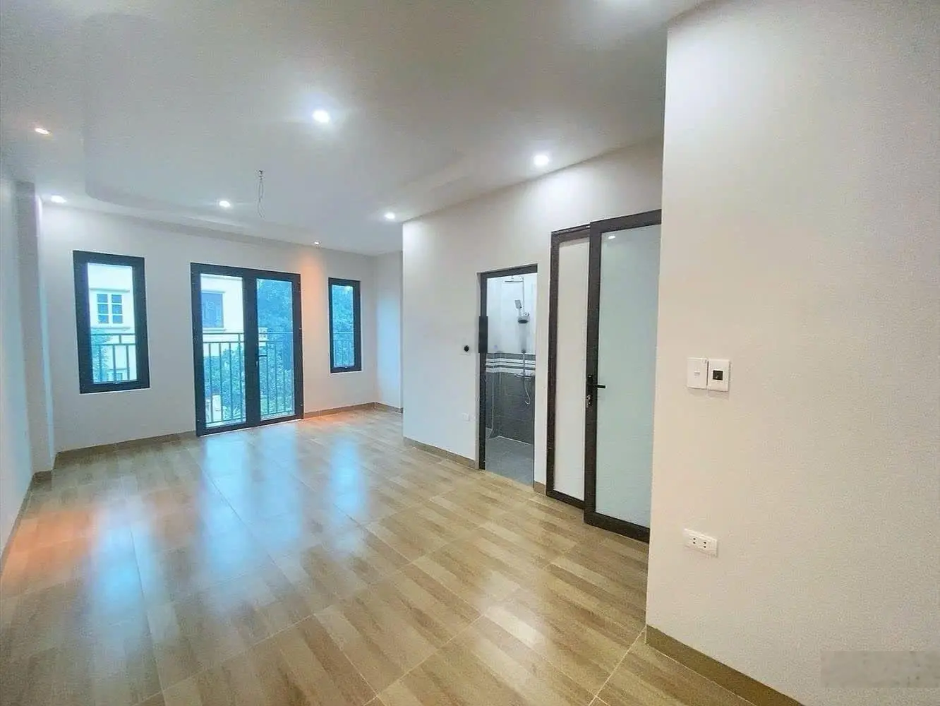 Bán gấp nhà riêng 5 tầng dân xây tại đường thanh lãm,ô tô đỗ cửa giá tốt nhất chỉ 5,5 tỷ vnd