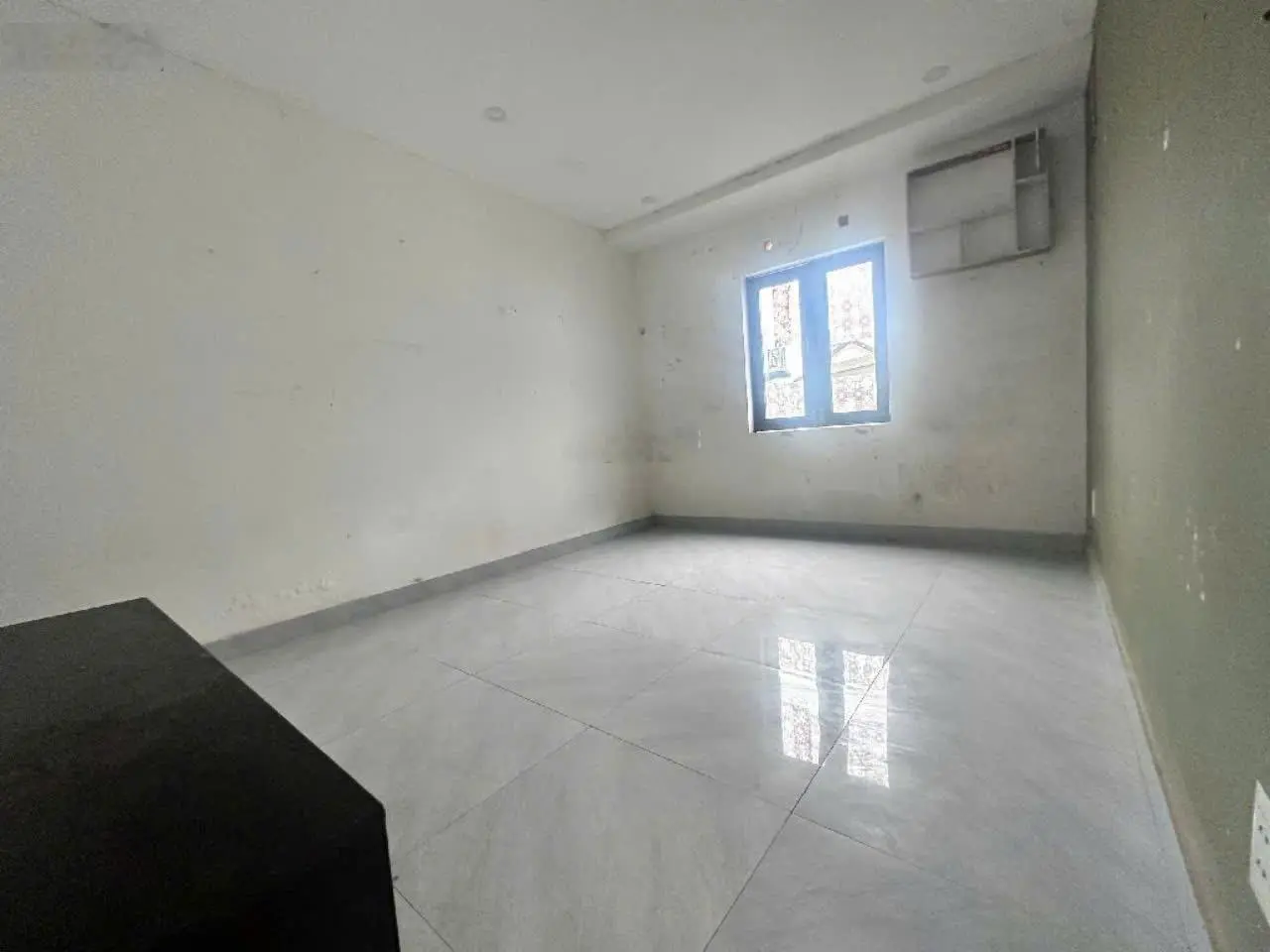 2 tỷ 600 triệu - nhà 2 tầng - ô tô để trước nhà- duy nhất 1 căn mặt phố lê văn an.