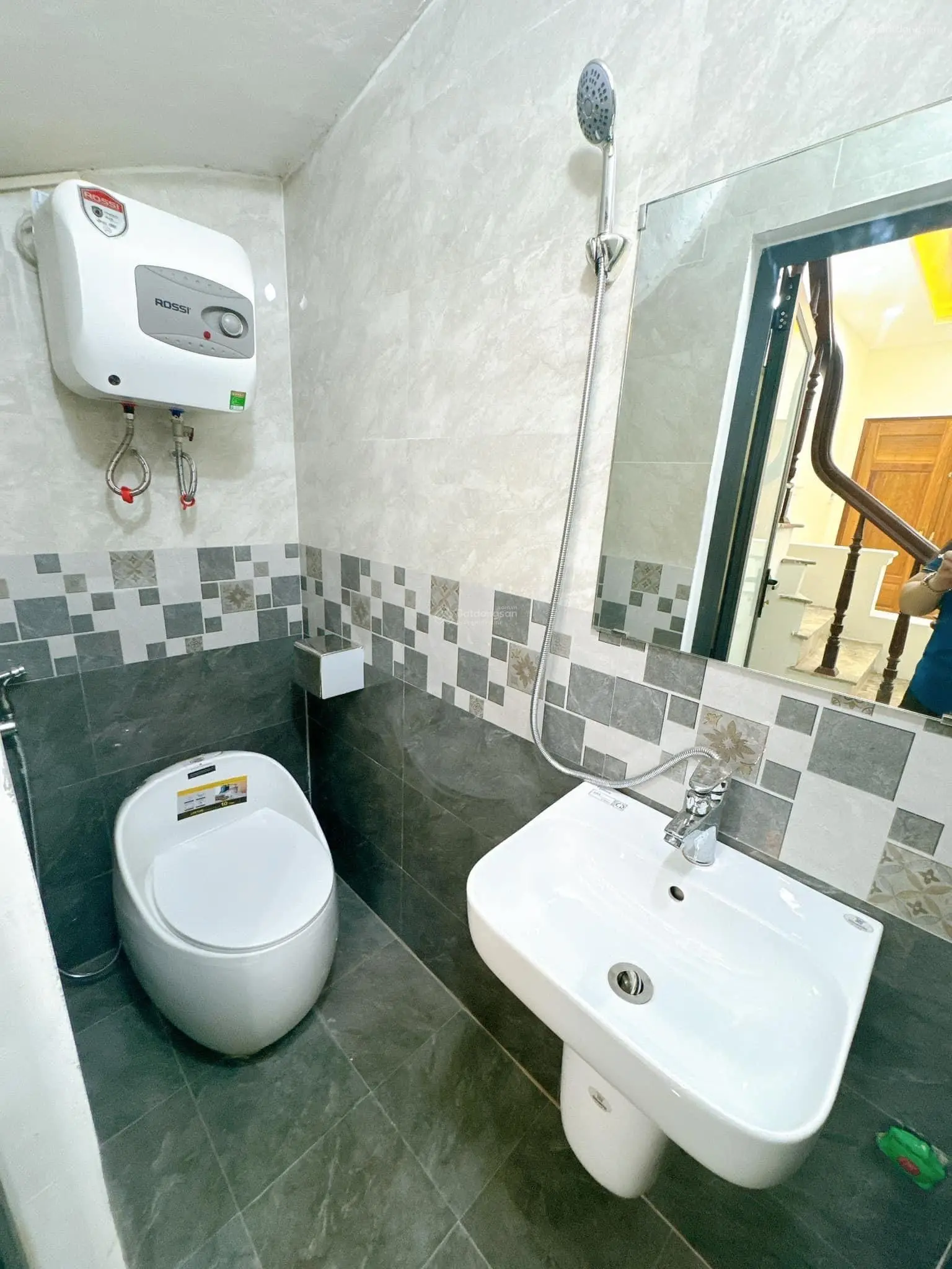 Bán nhà riêng Ngọc Khánh 34m2 5 tầng, MTx4,5m giá 6,95 tỷ ở ngay LH 0987 396 ***