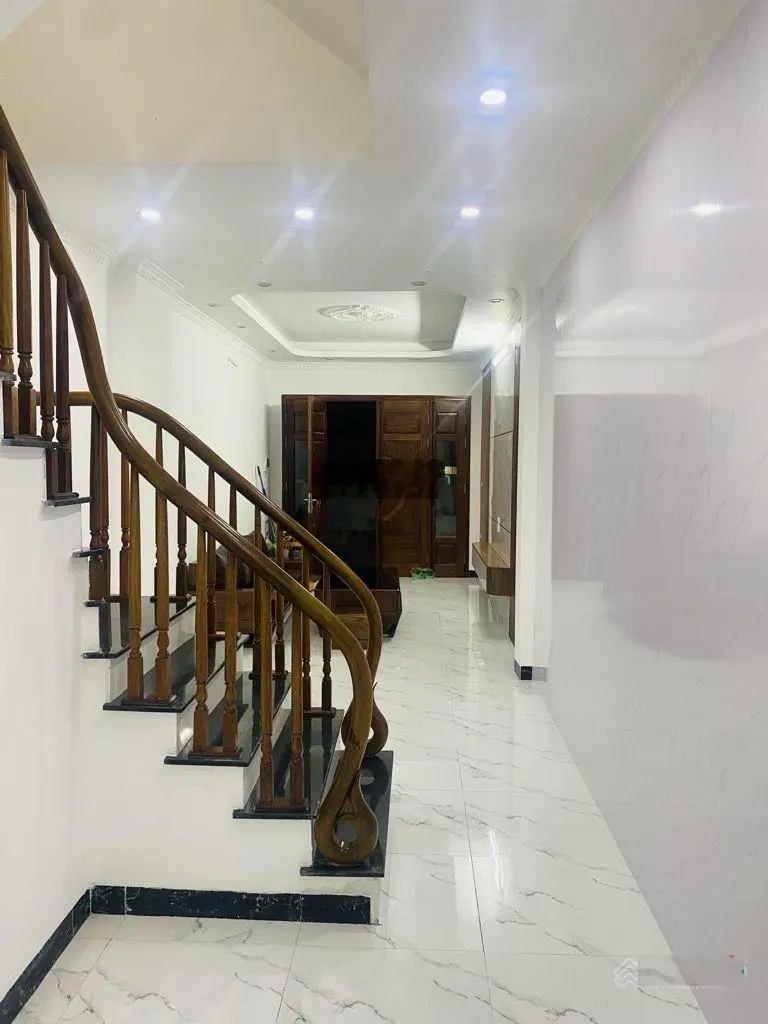 Bán gấp nhà mới Phố Trạm 46m2 full nội thất, đủ 5 ngủ gần Ô Tô Tránh chỉ hơn 6 tỷ