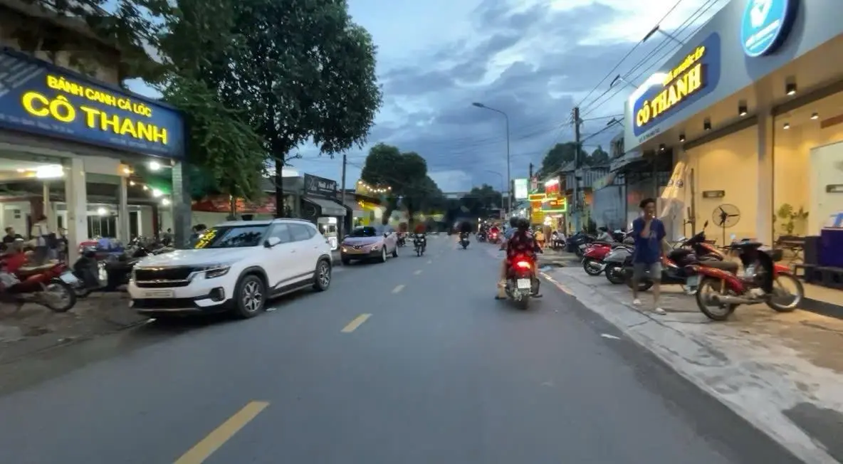Bán Nhà Mặt Tiền Đường Trần Quốc Toản - Căn Góc 2 Mặt Tiền Kinh Doanh Sầm Uất, Dĩ An. thu nhập 20tr