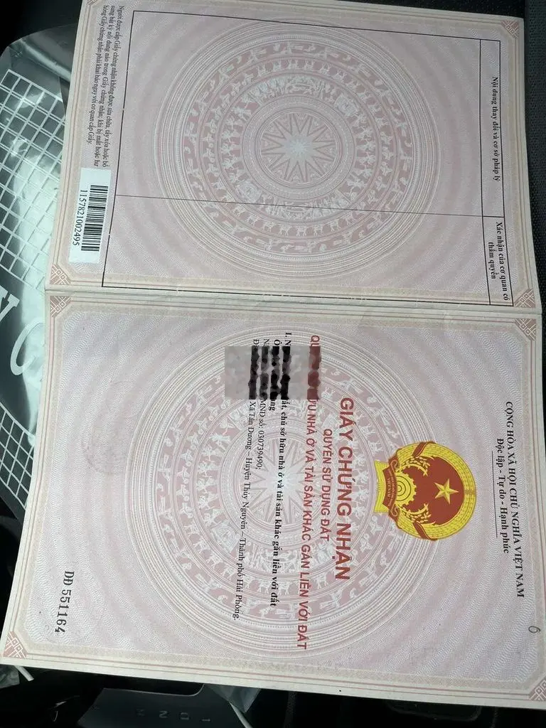 Bán đất bắc sông cấm