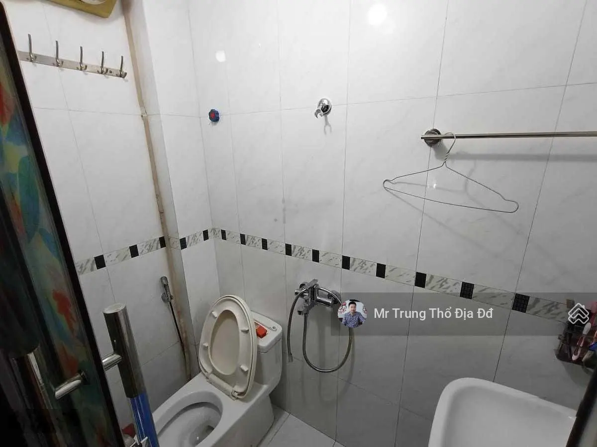 Bán nhà riêng phố Hào Nam dưới 6 tỷ 34m2x4T Lô góc ngõ ba gác tránh xe máy 70m ra ô tô, ở ngay