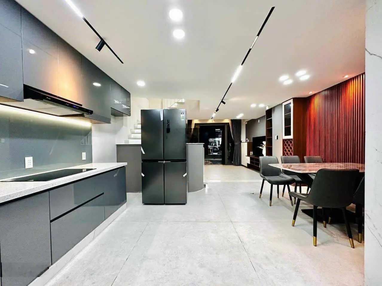 Ngộp bán gấp nhà Minh Phụng 52m2, sổ hồng riêng, có HĐ thuê 6 tháng 2 tỷ 450