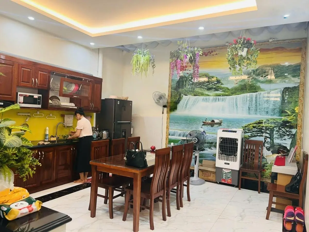 Phân lô Đặng Văn Ngữ, ngõ nông thông, gần phố, nhà dân chắc chắn, 2 thoáng, ở luôn, 72m2