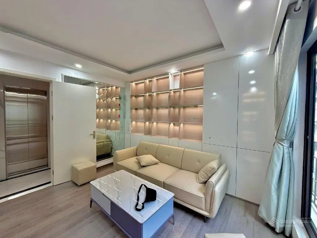 Nhà Đẹp. Full Nội Thất. 6 Tầng Thang Máy. SĐCC. Đội Cấn Ba Đình.