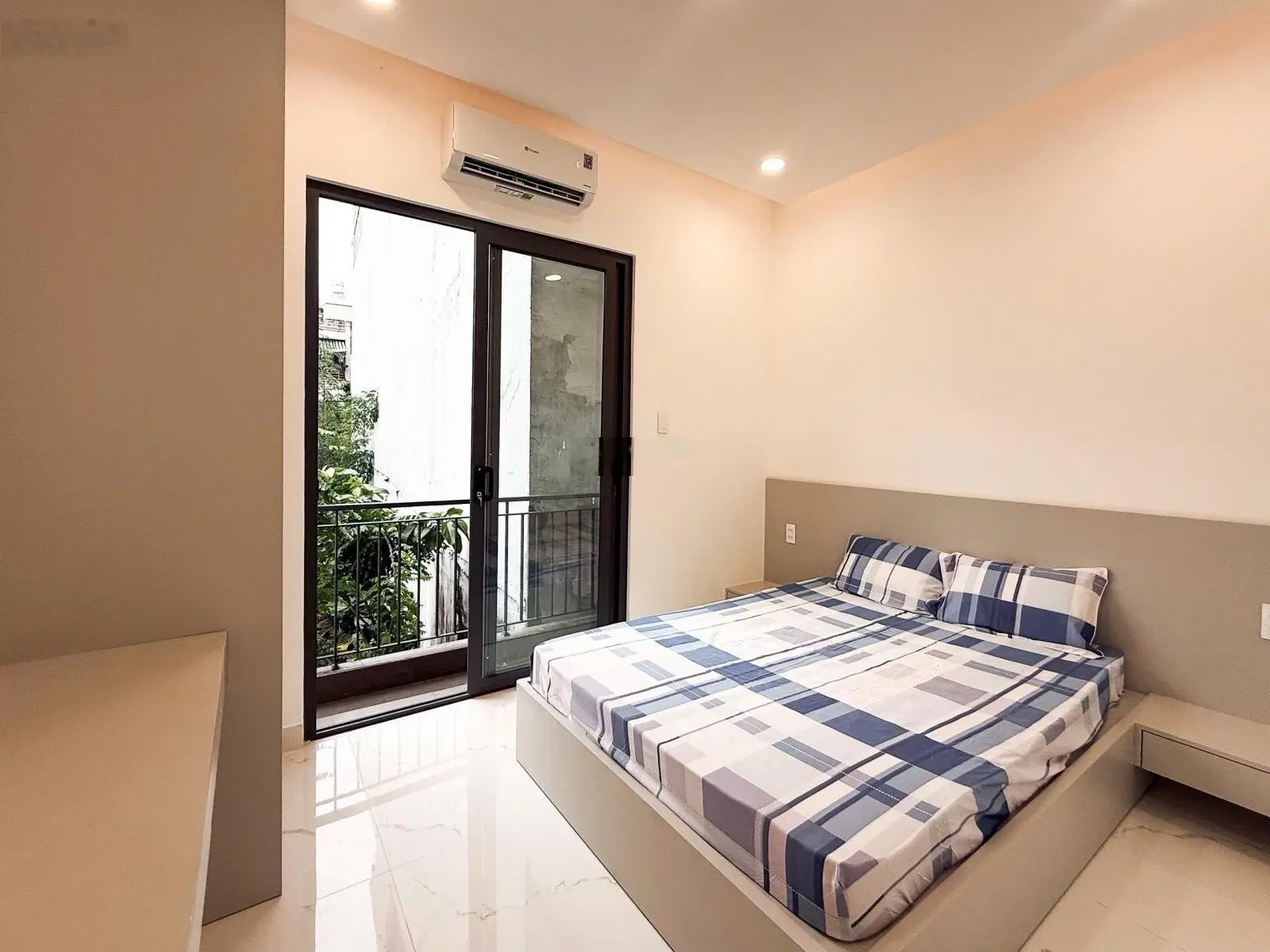 Bán nhà đẹp HXH đổ cửa trên đường Nơ Trang Long, phường 13, Bình Thạnh
