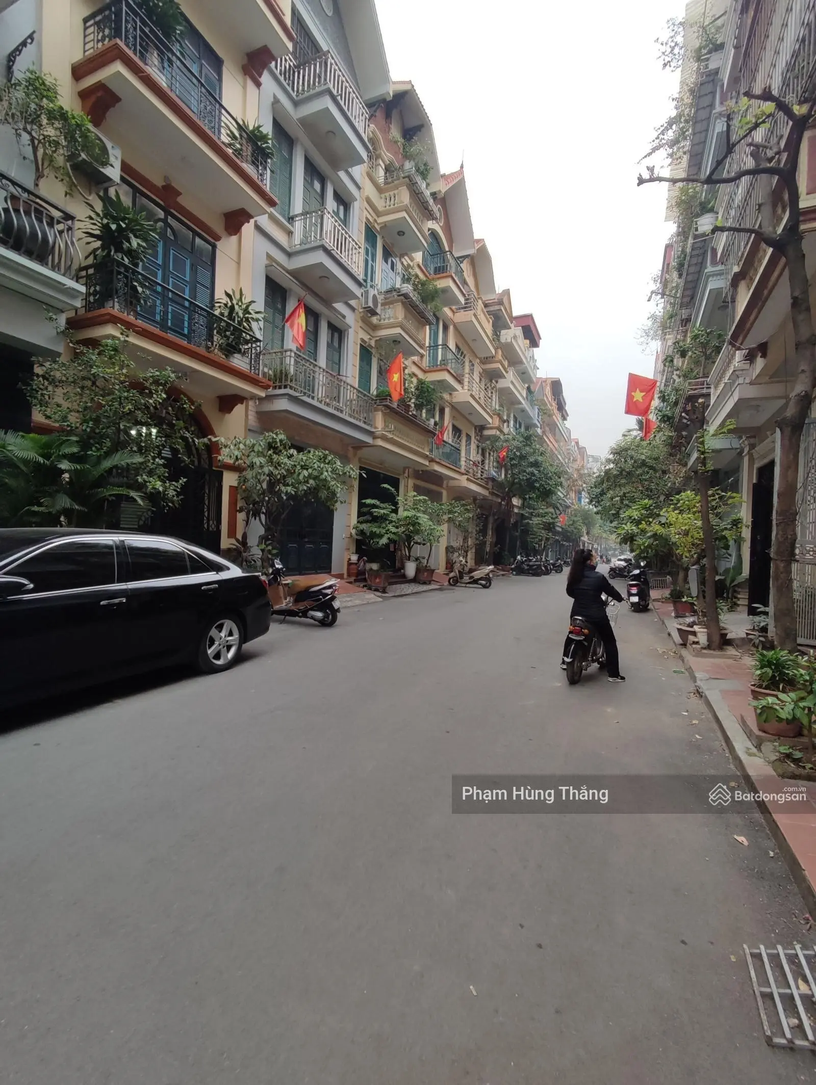 Bán nhà phân lô phố Lạc Trung Hai Bà Trưng 55m2 5 tầng. MT 4,5m. Vỉa hè. Ôtô vào nhà. Giá 13tỷ hơn