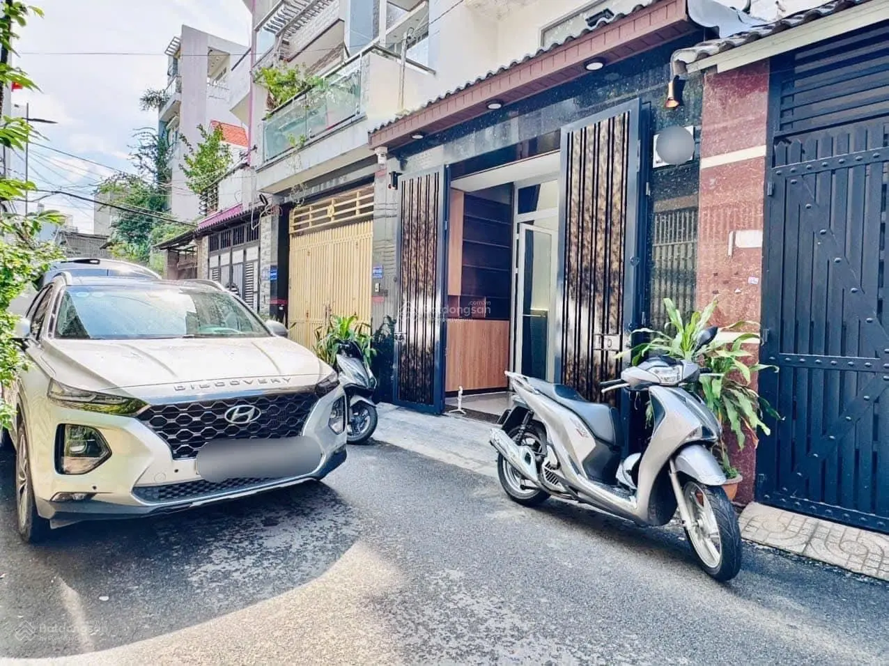 Chính chủ cần bán nhanh nhà đẹp Nguyễn Văn Nghi- GV. DT: 64m2. GIÁ 3TỶ560. Cho thuê 18tr/th. Sổ sẵn