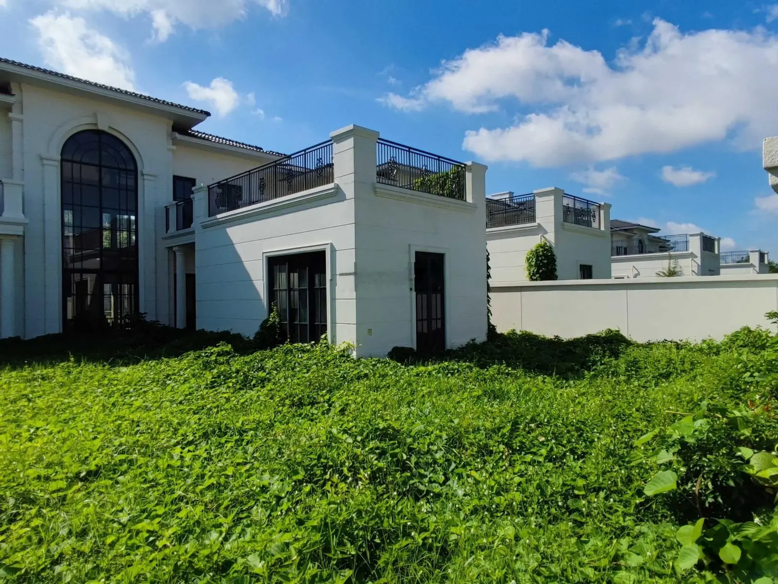 Giá bán nhanh dinh thự 18x30 zone 4 từ 32 tỷ full thuế phí. LH 0901 088 ***