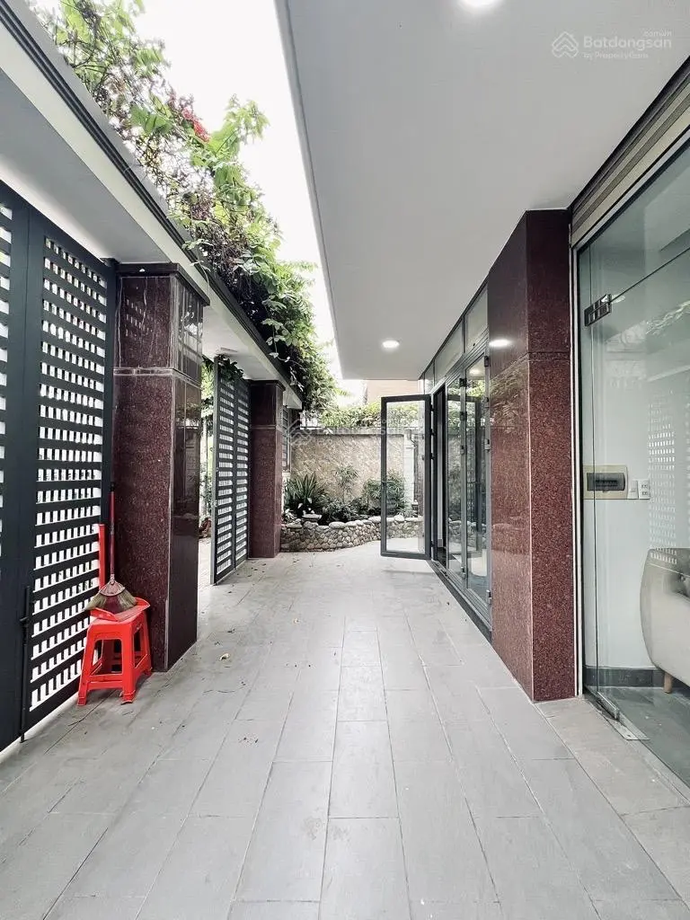 Bán BT 6PN 4WC đẹp, 180m2, D11, p Phước Long B, Q9, HCM, 26,3 tỷ
