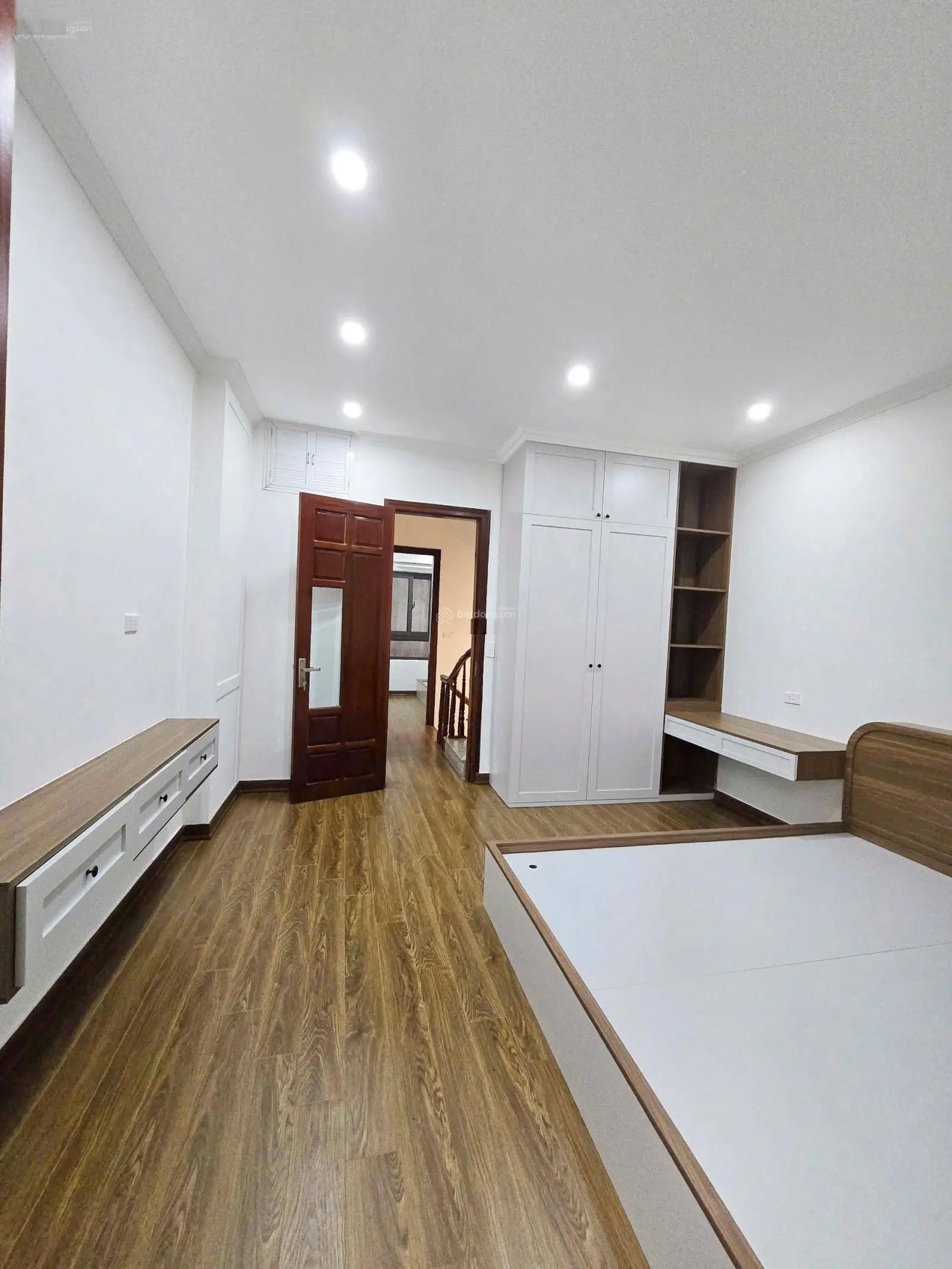 Bán nhà Phan Đình Giót 5 tầng, mt4.2m, ô tô đỗ cửa, dân xây kiên cố, full nội thất, 5 ngủ, 7.x tỷ