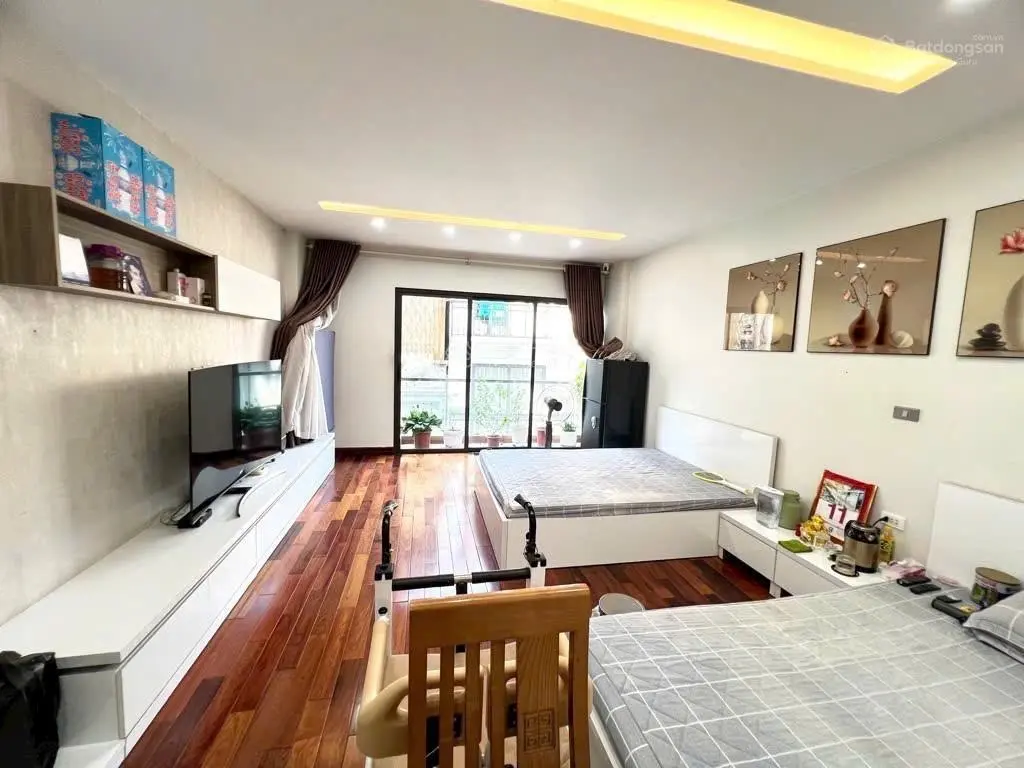 Cần bán nhà phân lô - ngay cạnh KĐT Đền Lừ ô tô 7 chỗ đỗ cửa - vào nhà