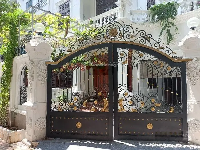 Bán BIỆT THỰ LÔ GÓC CẦU GIẤY (BTL Bộ đội Biên Phòng)