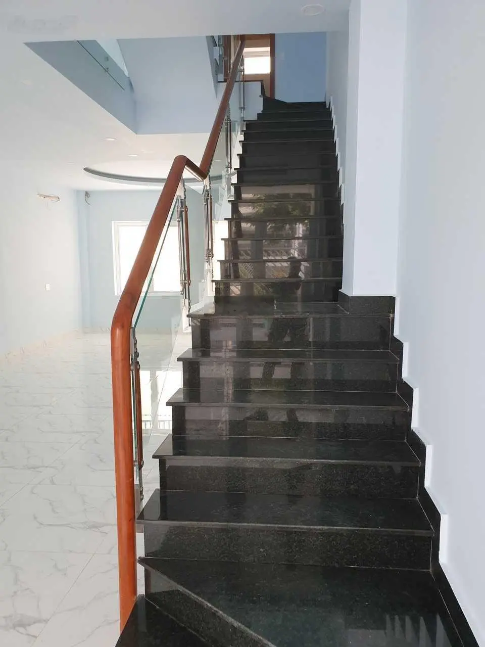 Cần bán căn nhà phố 5,2 x 20 m tại KDC Ven sông Jamona Golden Silk, cách Q1 chỉ 5km. Giá: 15 tỷ TL