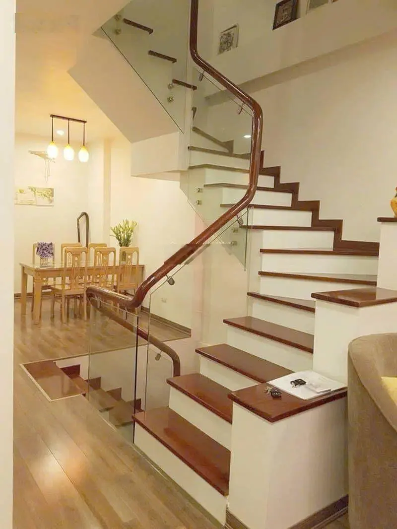 Bán gấp lk 6 tầng Vạn Phúc Hà Đông. Diện tích 47m2 giá: 15,9 tỷ, gọi e.Mừng 0936936683 xem nhà 24/7