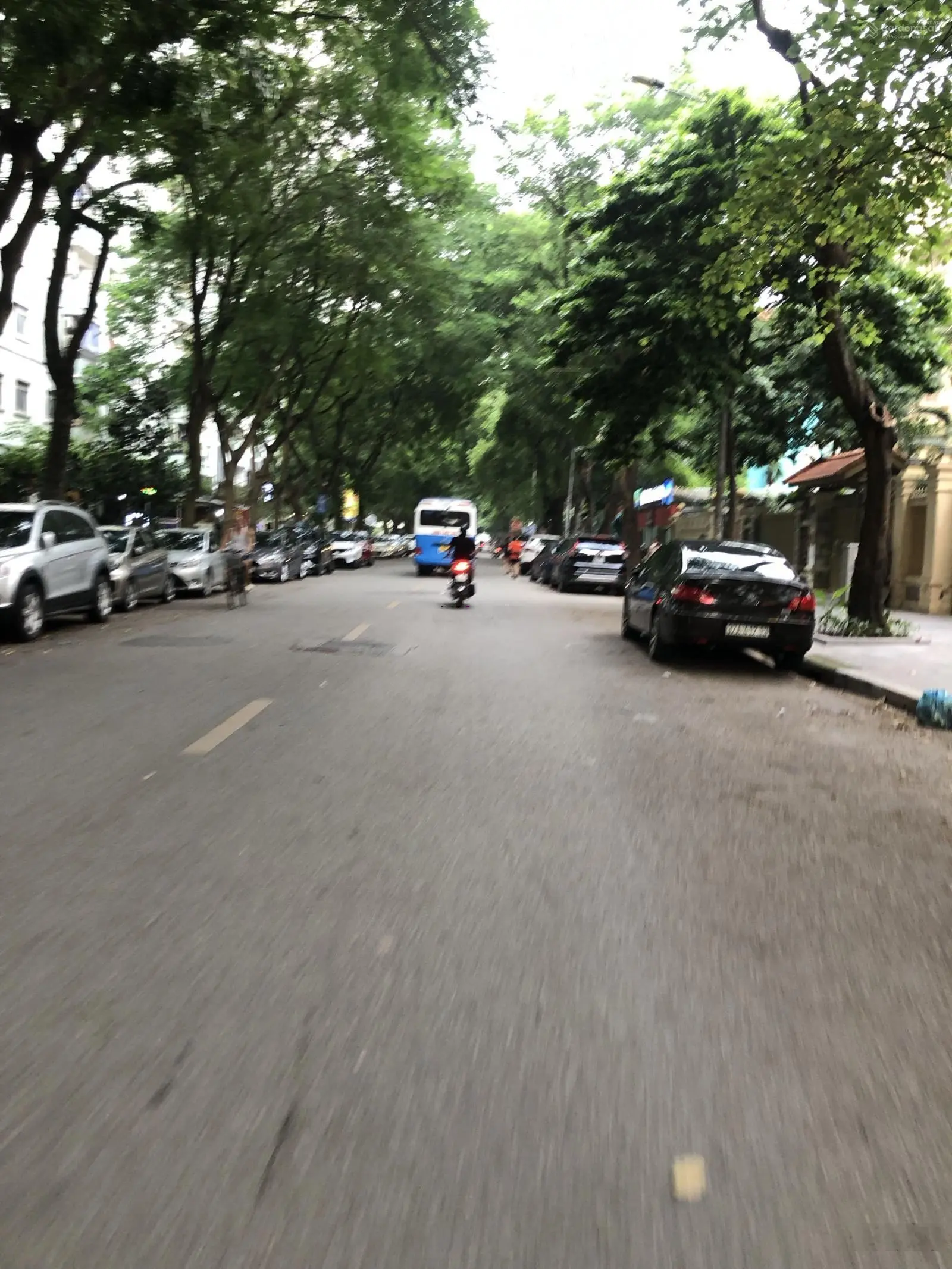 Gia đình cần bán mảnh đất KĐT Bán Đảo Linh Đàm Hoàng Liệt Hoàng Mai 300m2 MT 12.5m giá thương lượng