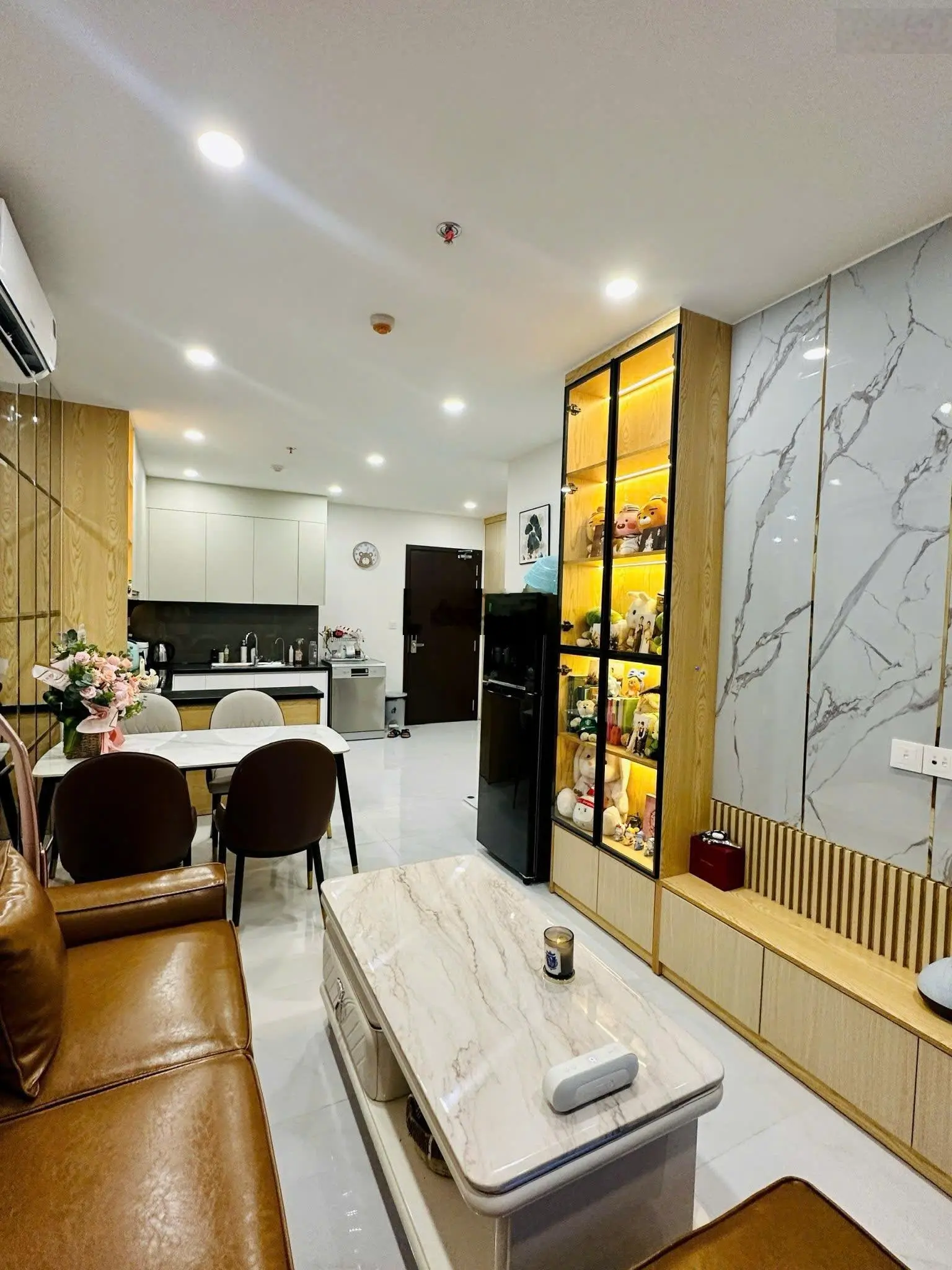 Bán gấp căn hộ C-SkyView 2PN, 2WC - Giá siêu hời chỉ 2,4 tỷ đồng tại trung tâm Thủ Dầu Một