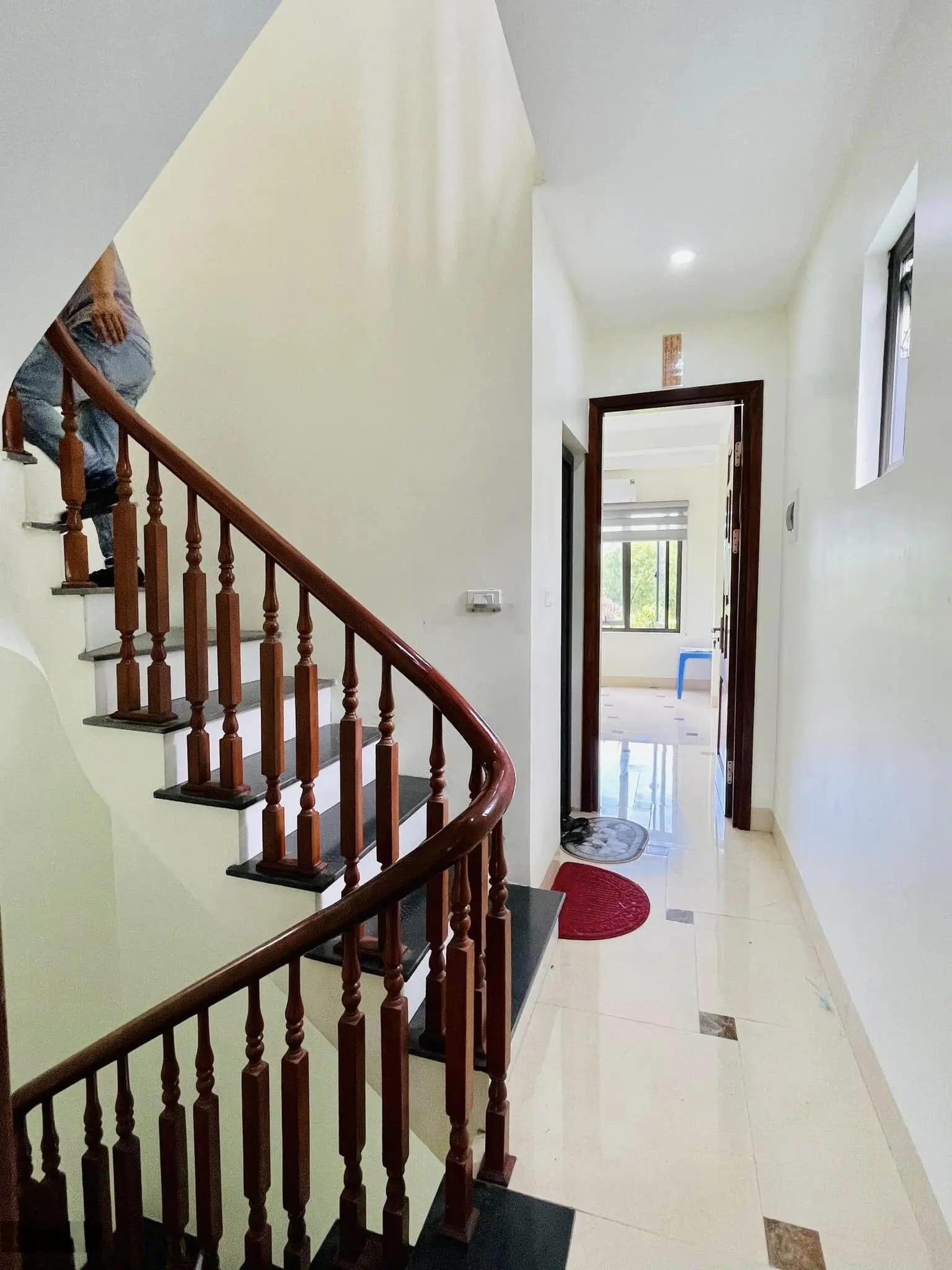 Bán nhà Tây Mỗ giá chỉ 4,25 tỷ diện tích 45m2 - 5 tầng - 4 PN - cách ô tô 30m, ngõ rộng thoáng