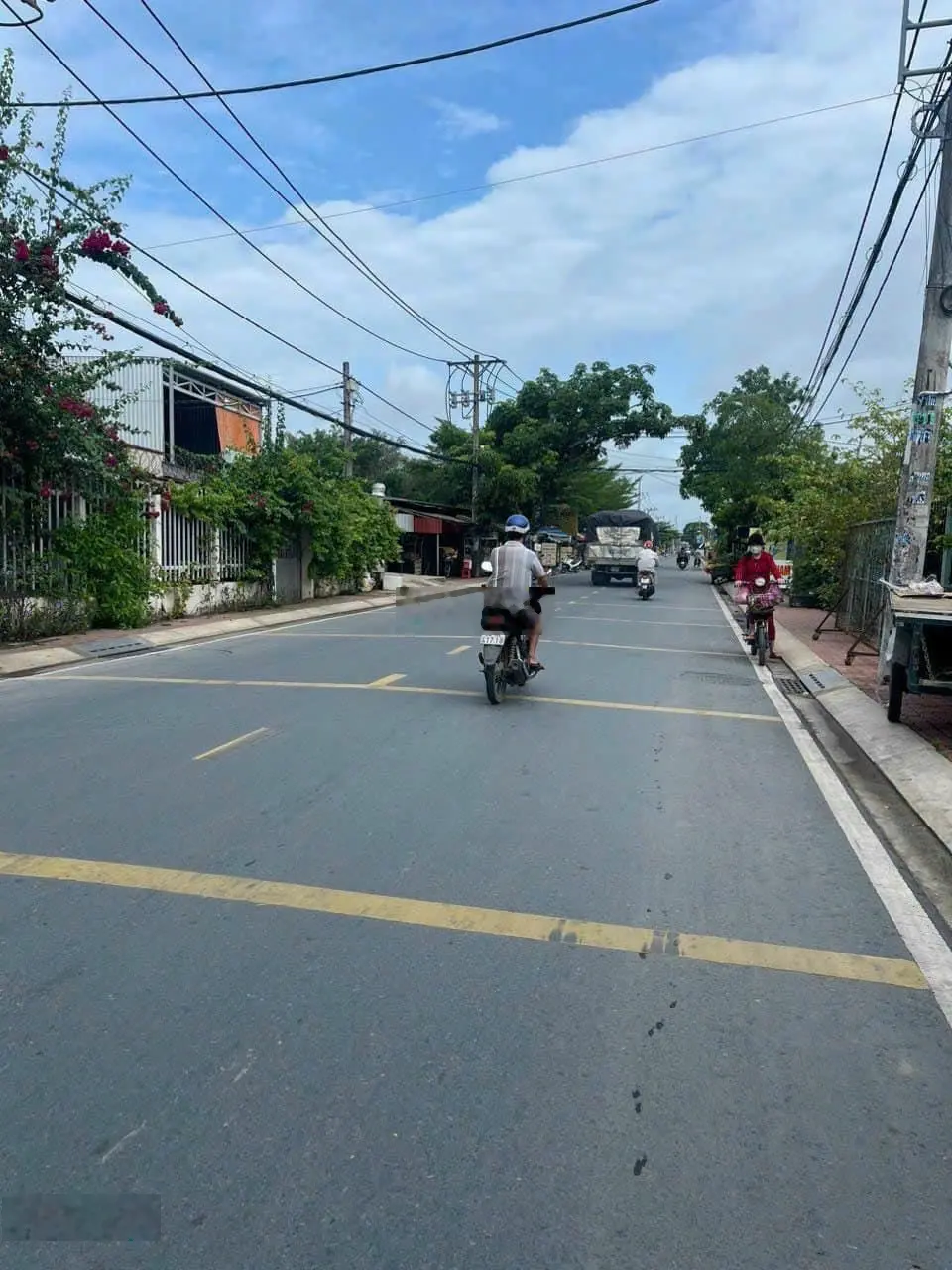 Kẹt tiền bán gấp lô đất MTĐ Thạch Ngọc Biên gần Big C Trà vinh, TP. Trà Vinh. DT: 100m2/650tr/SHR