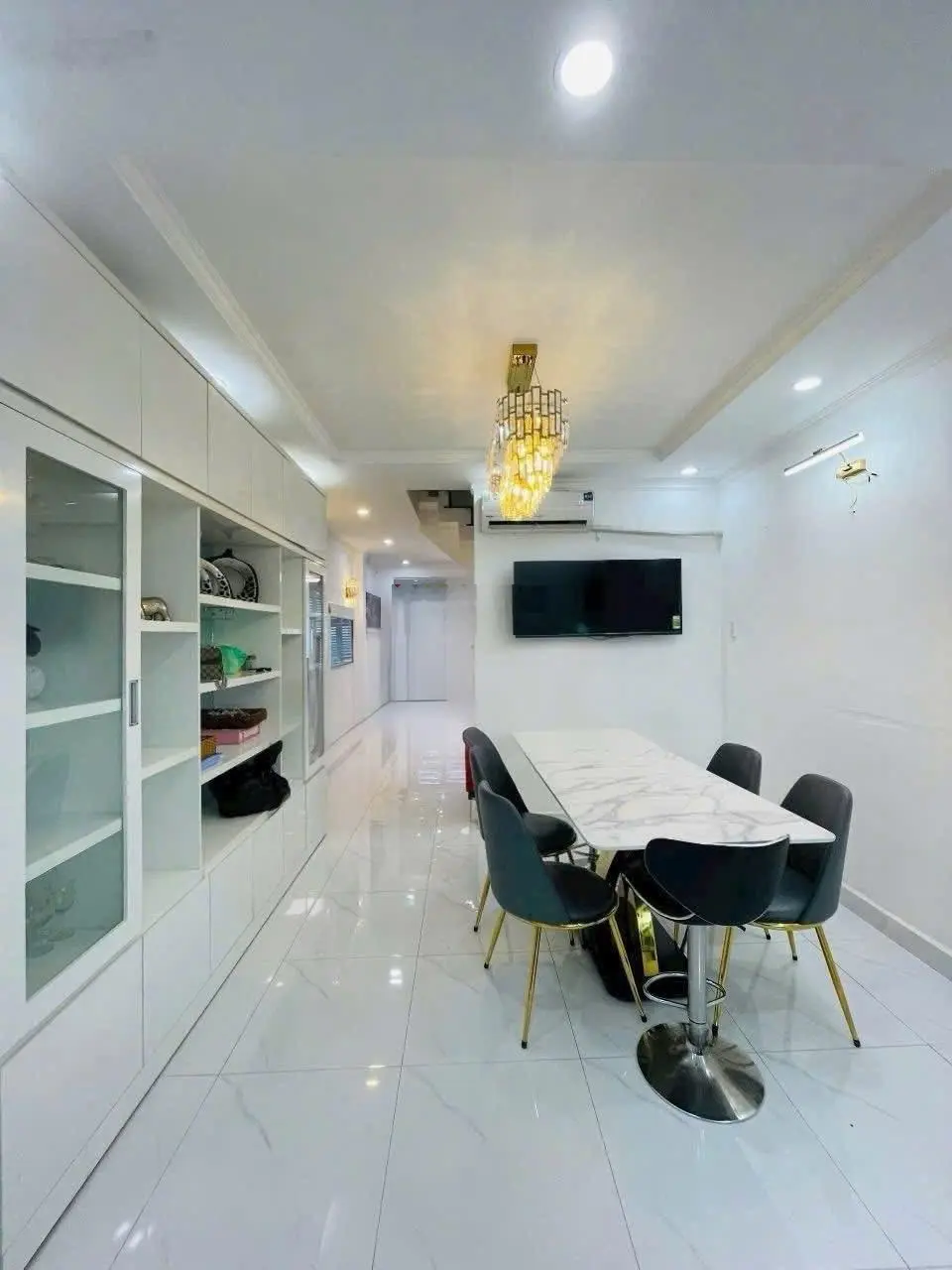 Bán Nhà Đẹp ôtô trong nhà - An Khánh Q2 Giá Bán : 12.5 tỷ DT 68m2 Nhà sẵn 1 trệt 2 lầu 2PN master