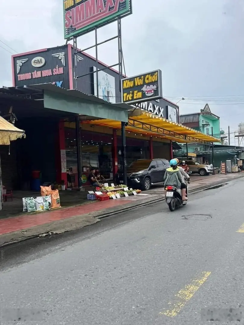 Cần bán mặt tiền kinh doanh giá rẻ nằm chợ Đoàn Thị Kia thành phố Dĩ An