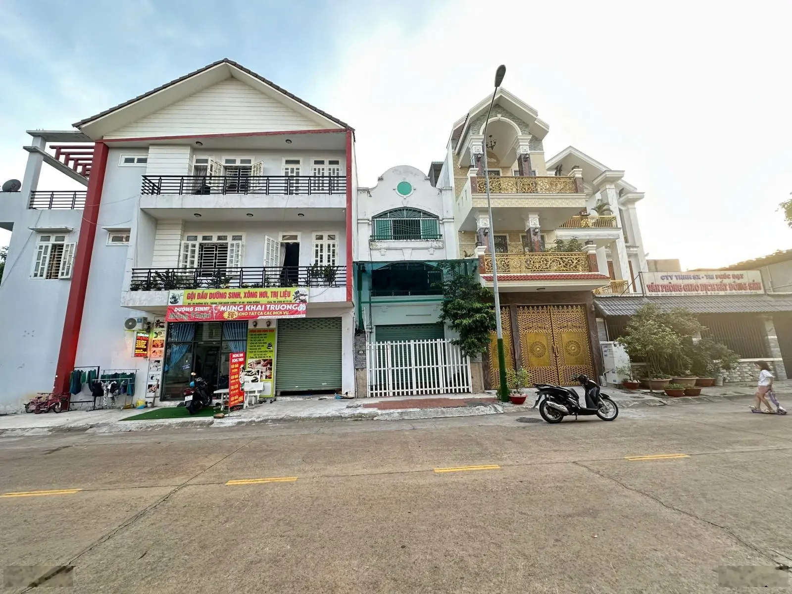 Chủ đi định cư, cần bán gấp căn nhà ngay TTHC Dĩ An, sát bên công viên, 108m2, giá chỉ 8 tỷ