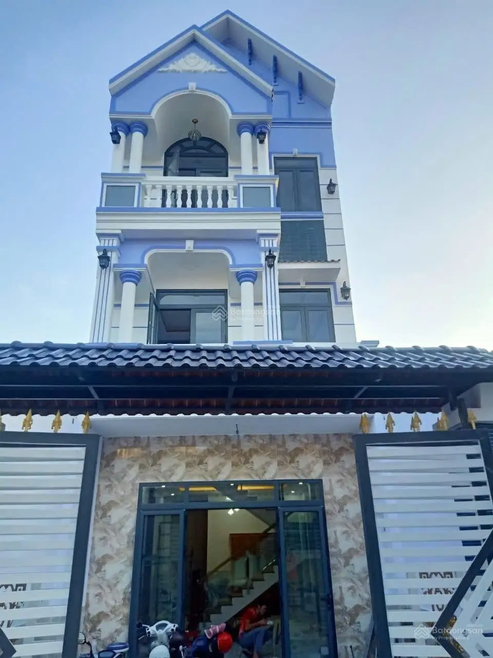 Sở hữu được căn nhà phố 1 trệt 2 lầu 75m2 tại Đông Tân, Dĩ An, SHR, hẻm ô tô, LH ngay! Giá 1 tỷ 2
