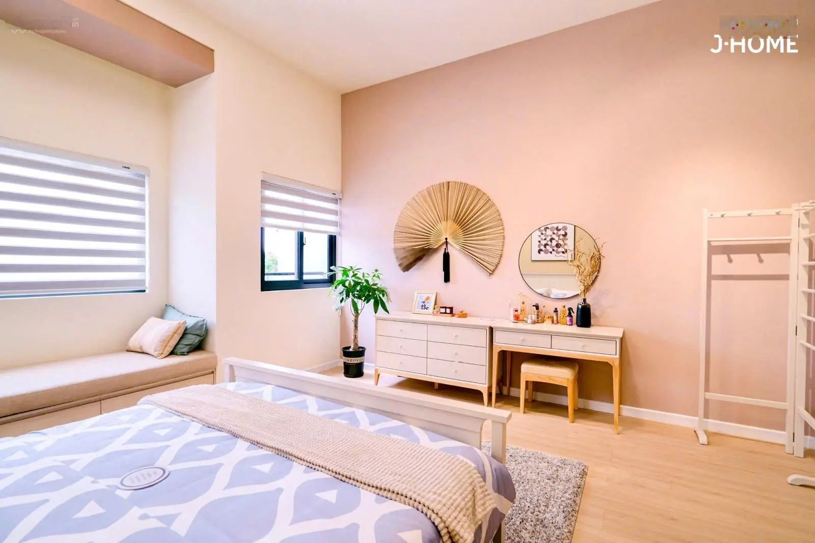Bán nhà 3 lầu , 100m2 ngay Ngã tư Bình Chuẩn, TP Thuận An, Bình Dương chỉ 3 tỷ 2