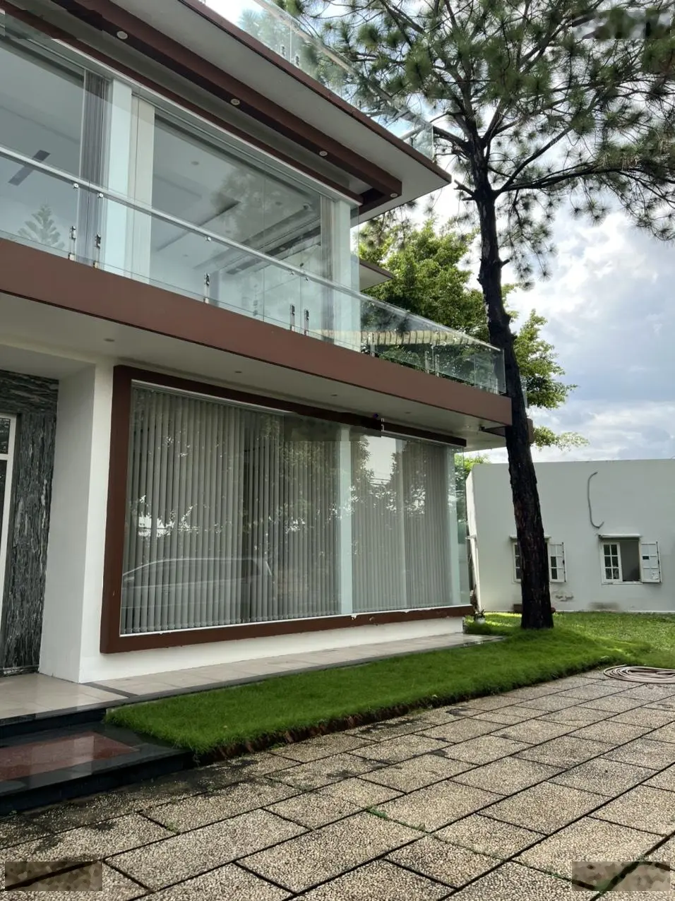 Bán gấp biệt thự siêu Vip 1177m2 Tại Trường Thọ, Tp Thủ Đức gồm 5PN 3WC và sân vườn rộng rãi