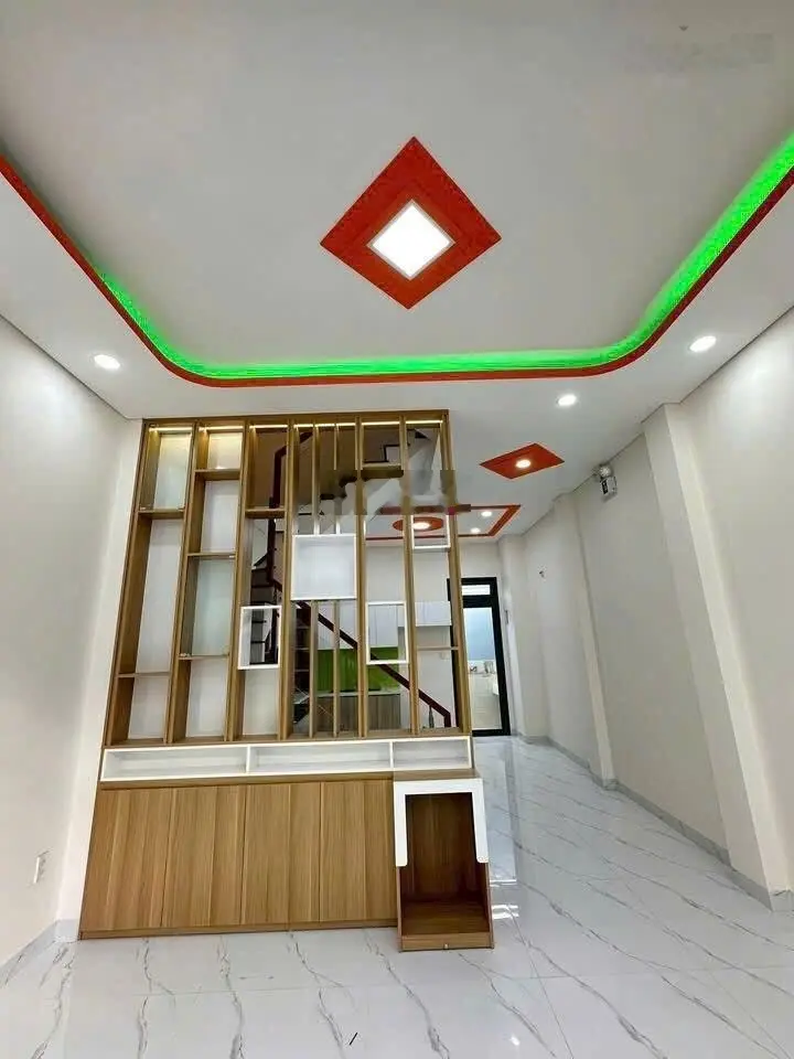 Bán nhà 3 tầng Nguyễn Duy Trinh P. Trường Thạnh Q9