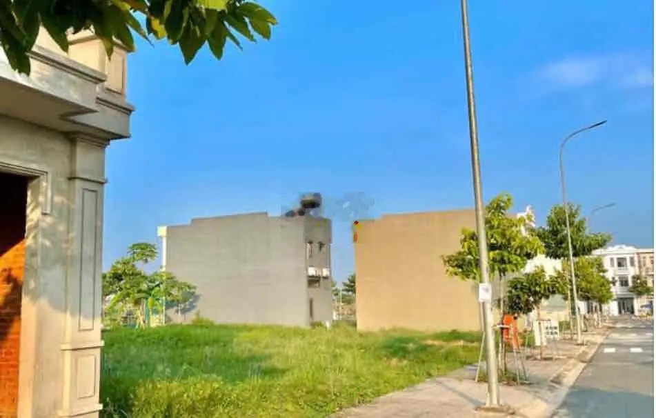 Thanh lý lô đất 90m2 nằm ngay tthc an phước long thành