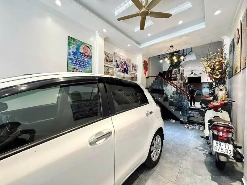 Bán nhà hẻm thông thoáng Phạm Văn Hai - Sát chợ Tân Bình, tiện KD buôn bán,DT 61m2, Giá 2tỷ550, SHR