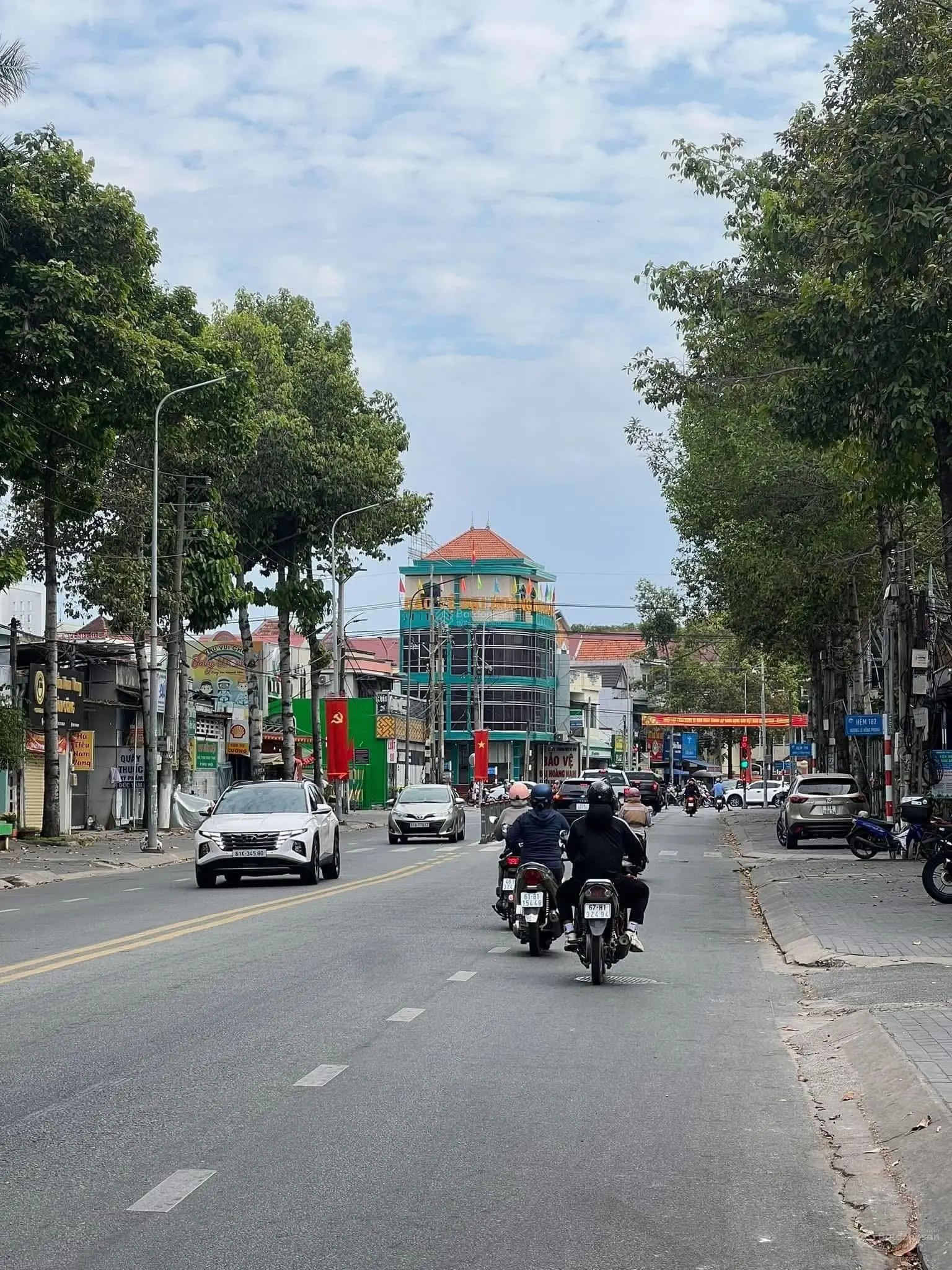 Nhà lầu mái mặt tiền lê hồng phong. 1 trệt 1 lầu phú hoà gần chợ bình điềm diện tích: 6x25 (142.7m)