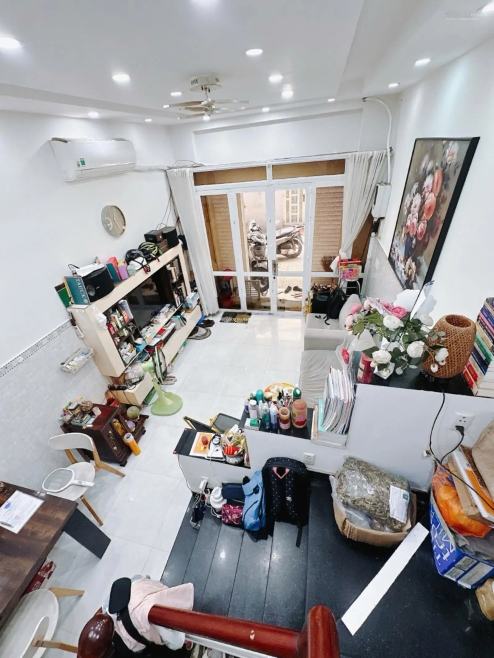 Bán nhà ngay MT đường Vĩnh Hội, Q4, DT 52m2 SHR ngay hồ bơi Bến Vân Đồn căn này đẹp nhất khu vực