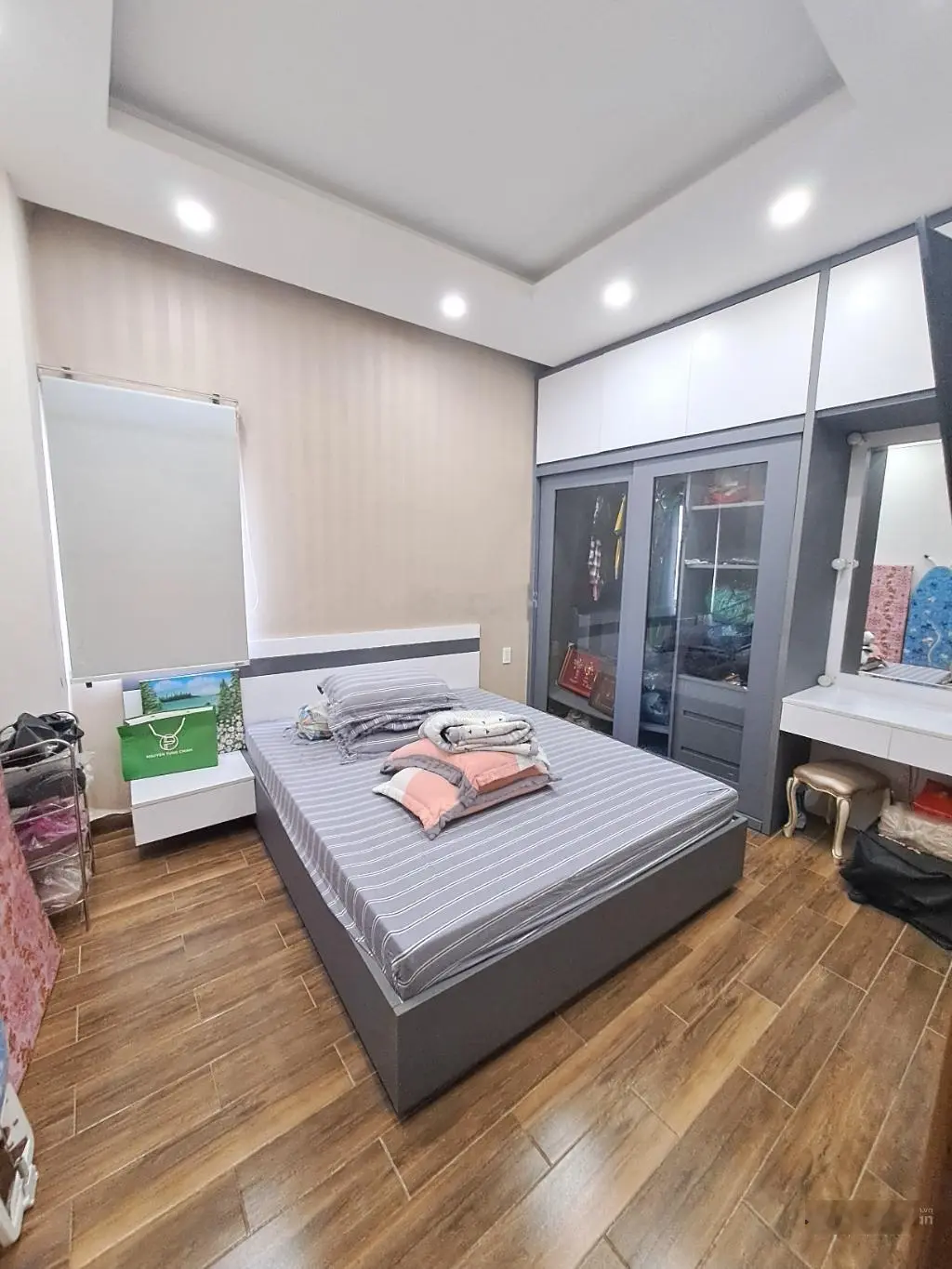 Bán nhà Tân Vĩnh Quận 4 - Hẻm ôtô - 40m2 - 4 Tỷ nhỉnh - 3 Tầng - Tiện kinh doanh
