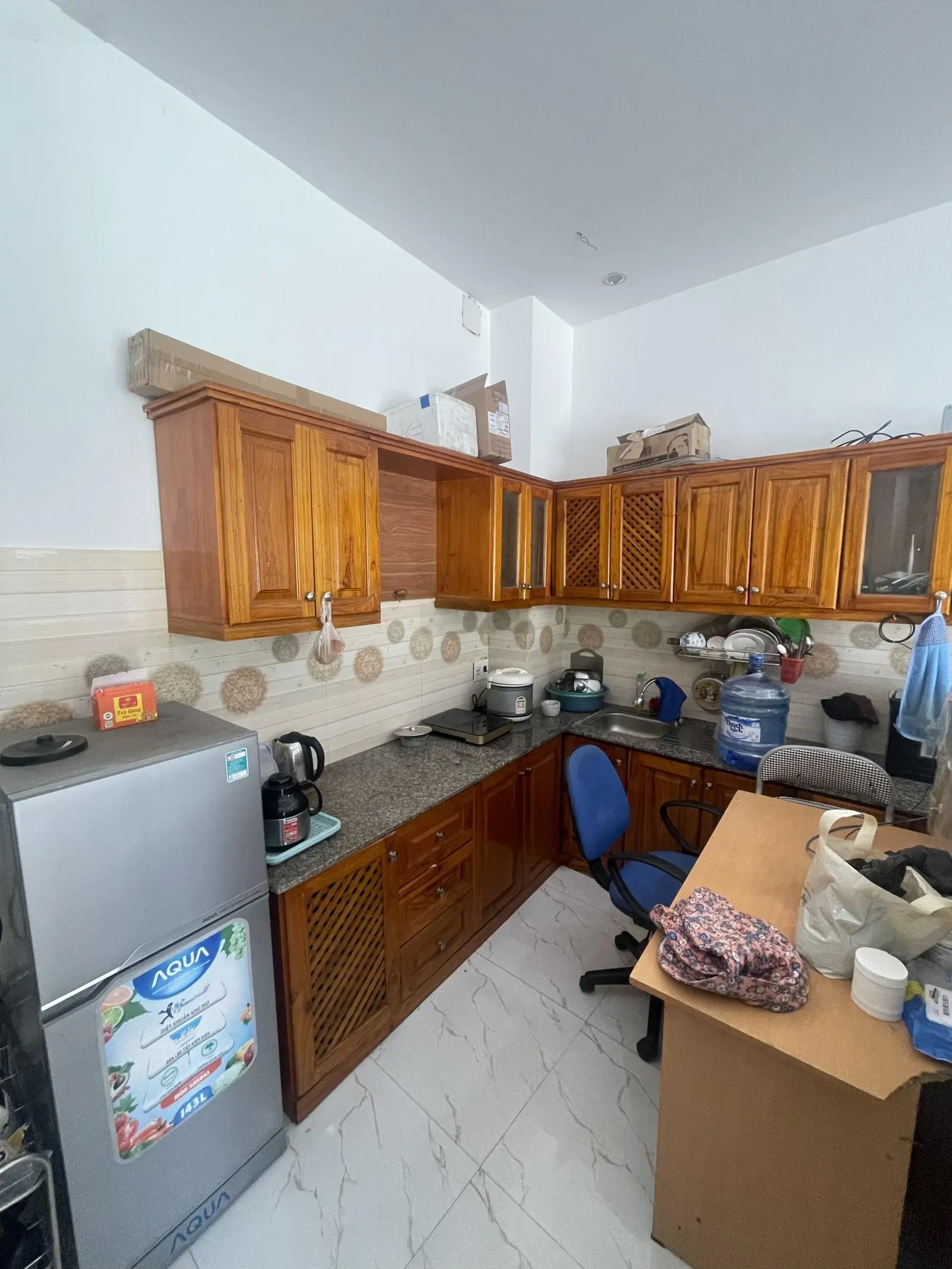 Bán nhà kiệt ô tô sát sân bay, đường thông qua sân bay. Nhà cách đường lớn tầm 50m