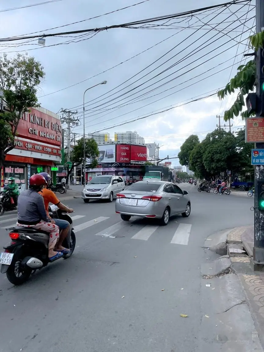 Mặt tiền Lý Thường Kiệt Dĩ An Bình Dương, DT 203m2 ngang 9m, giá 14.5 ti