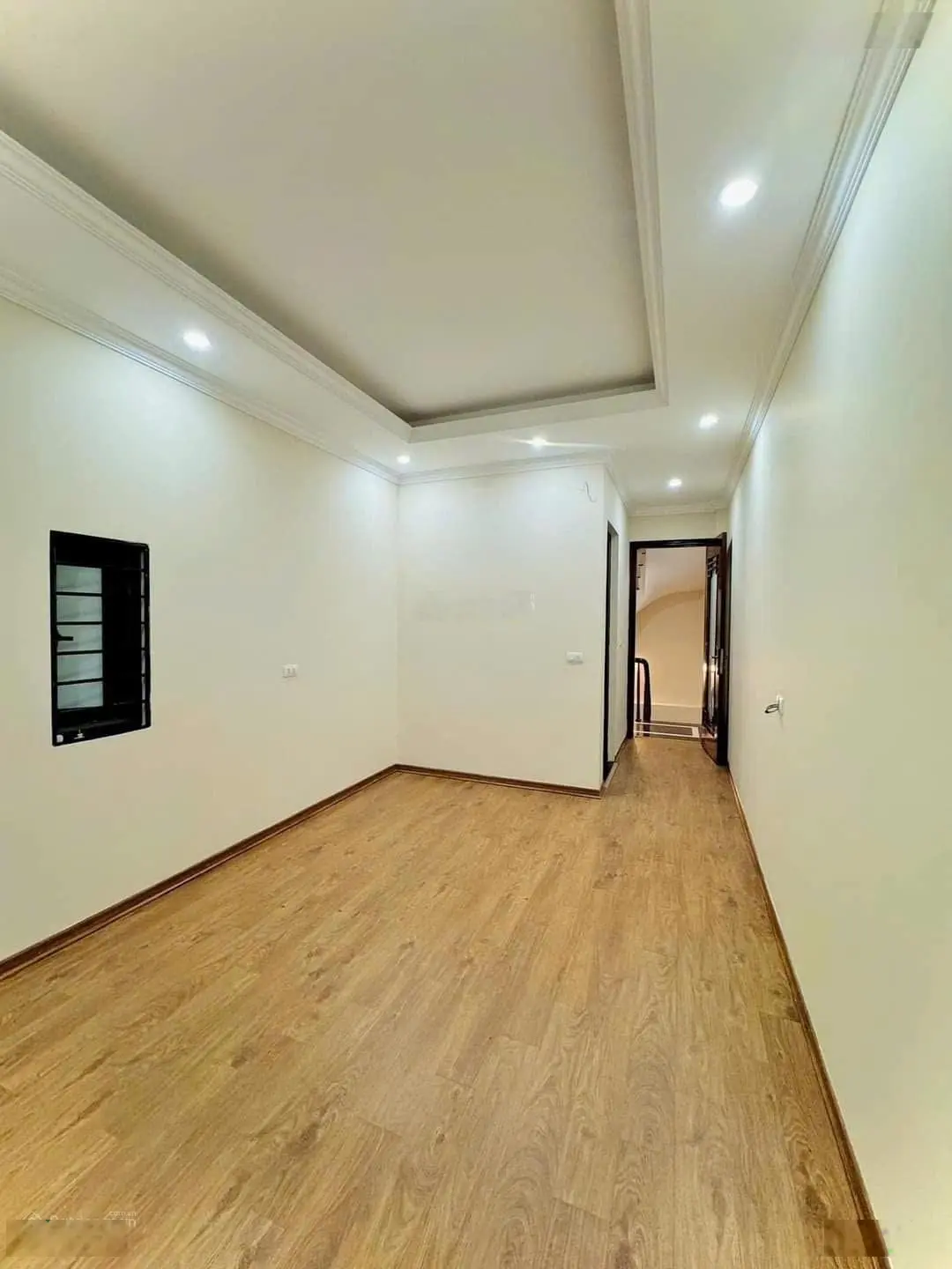 Bán gấp nhà đẹp mặt ngõ thông,nkinh doanh, oto - 4 pn, 4 wc, 38m2, 7 tỷ nguyễn đức cảnh