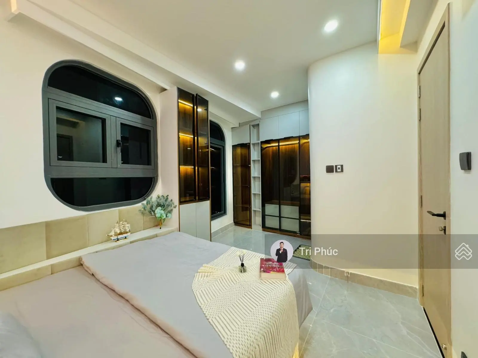 Siêu phẩm - Ngay Phan Xích Long, Phú Nhuận, 4 tầng, hẻm xe hơi, full nội thất chỉ hơn 8tỷ TL