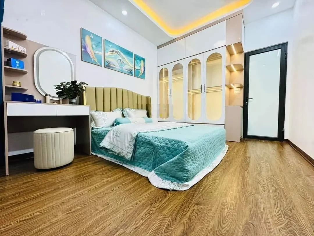 Bán nhà Vĩnh Tuy lô góc 30m2x5tầng, giá 5,2tỷ. Ô tô qua nhà, 20m ô tô tránh, gần UDIC, Time City