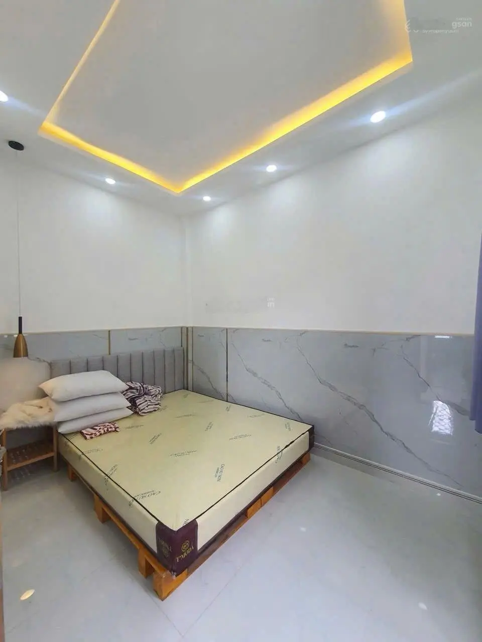 Cần bán gấp nhà hẻm 1806 TT Nhà Bè. DT: 4 x 9m, 1 lầu, 2 phòng ngủ, 2 WC, ban công view đẹp